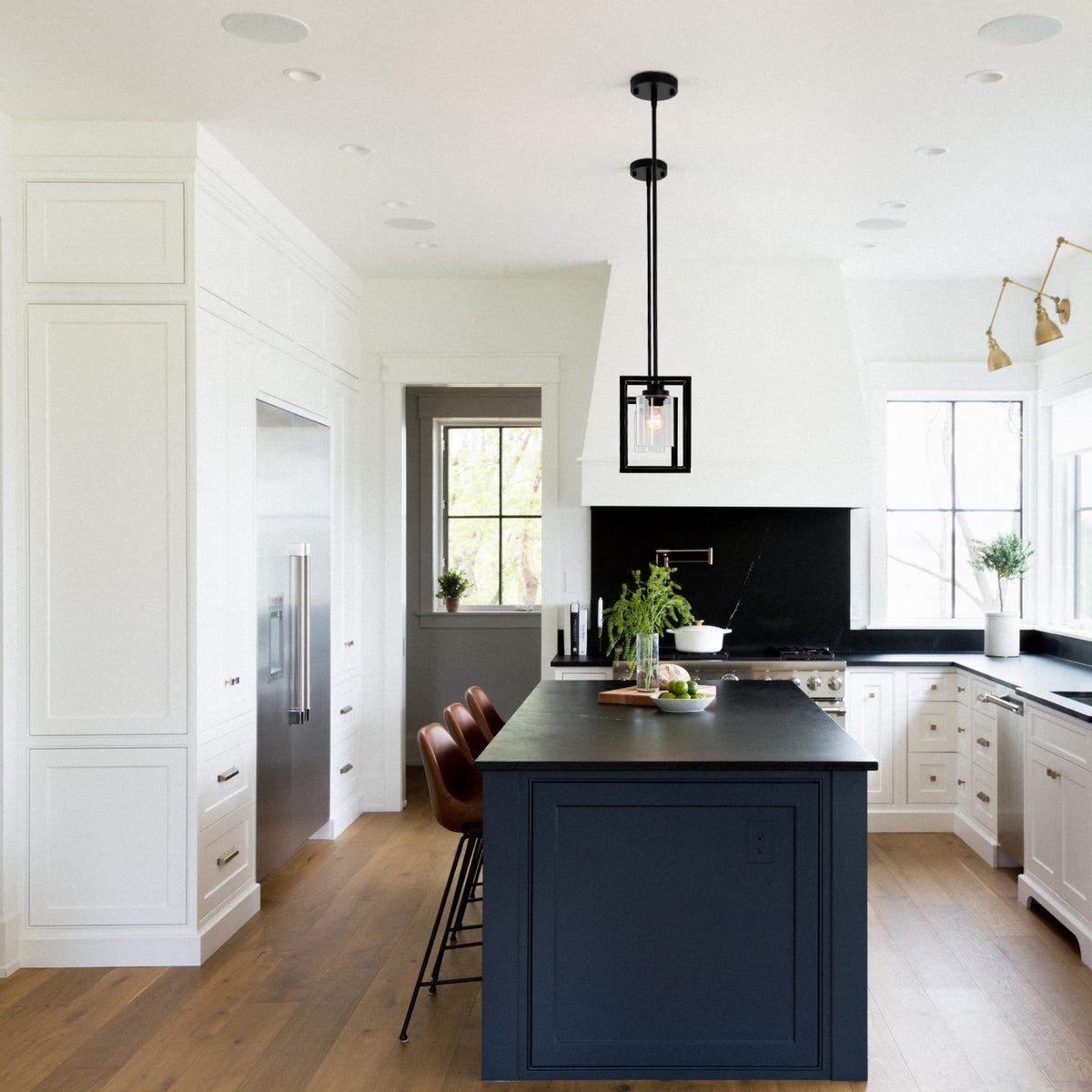 1-Light Black Farmhouse Chandelier (DY77)
